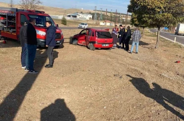 Çankırı’da hafif ticari araç ile otomobil çarpıştı: 1 ölü, 4 yaralı 