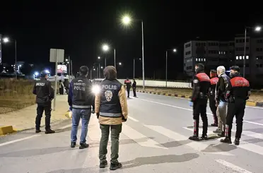 Çankırı’da polis ekiplerinden öğrenci yurtlarının çevresinde sıkı denetim
