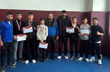 Çataklı öğrenciler Muay Thai İl Şampiyonası’nda derece elde etti 