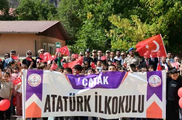 Çatak’ta İlköğretim Haftası coşkuyla kutlandı 