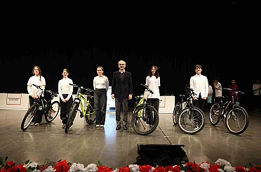 Çayırova’da bilgi evleri öğrencileri yarıştı 