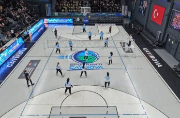 Çayırova’da kadınlar voleybol dostluk maçında buluştu 