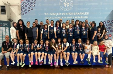 Çayırova’nın genç sporcularından atletizm ve basketbolda başarı yağmuru 