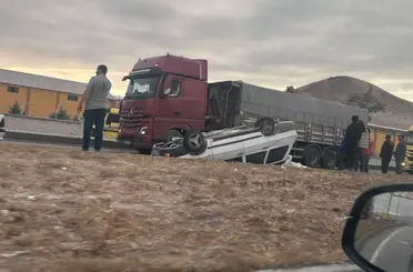 Çekici ile otomobil çarpıştı: 1 yaralı
