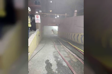 Çekmeköy’de park halindeki araçta yangın çıktı 