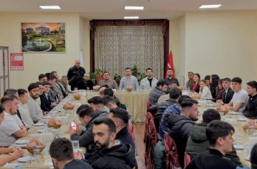 Celal Karatüre, Ankara’da gençlerle sahurda buluştu 