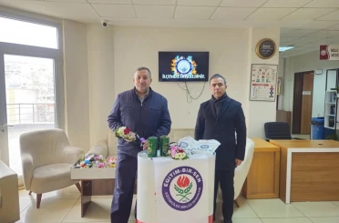 Çermik’e atanan öğretmenlere çiçekli karşılama 