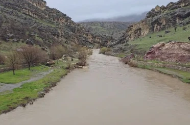 Çermik’te yoğun yağışlarla birlikte akarsu debileri yükseldi 