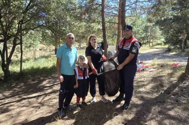 Çevre kirliliğine duyarsız kalmadılar, jandarma ile çevre temizliği yaptılar 