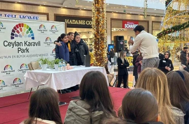 Ceylan Karavil Park AVM’de Beyza Alkoç imza günü yoğun ilgi gördü 