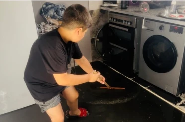 Ceylanpınar’da bir evi kanalizasyon suyu bastı 