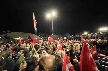 CHP Genel Başkanı Özel, Küçükçekmece’deki mitingde konuştu 