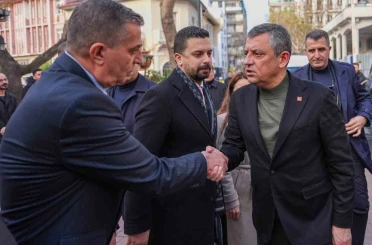 CHP Genel Başkanı Özel, Şehzadeler Belediyesini ziyaret etti 