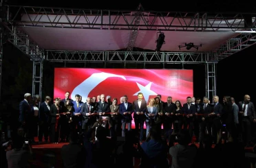 CHP Genel Başkanı Özel, Uşak Belediyesi Ferdi Zeyrek Amfi Salonu açılışına katıldı 