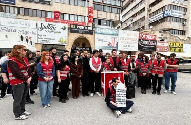 CHP Konya Gençlik Kolları’ndan İl Başkanlığına 'mezar taşlı' Protesto!