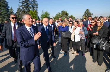 CHP lideri Özel, Anıtkabir’i ziyaret etti 