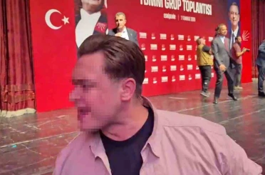 CHP’nin grup toplantısında basın mensuplarına fiziksel müdahale 