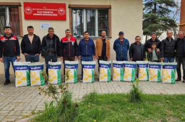 Çiftçilere yüzde 50 hibeli tohum dağıtıldı 