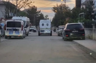 Çifteler’de komşuların park kavgası kanlı bitti: 1’i ağır 2 yaralı 