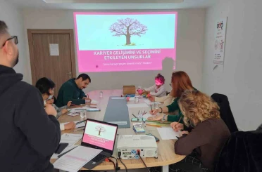 Çiftler saygılı bir evliliğe, aileler çocuklarını görmeye ve duymaya hazırlanıyor 