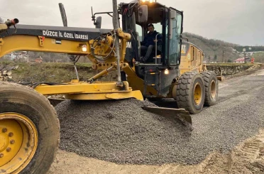 Çiftlik köyünde yol bakım çalışmaları tamamlandı 