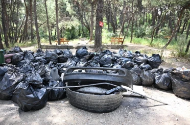 Çiftlik Park Mesire Alanı’nda çevre için el ele verildi 