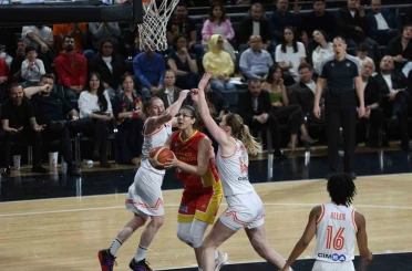 ÇİMSA ÇBK Mersin: 75 - Athinaikos Qualco: 77 