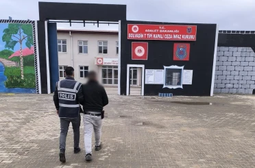 Cinayetten hapis cezasıyla aranan şahsı polis yakaladı 