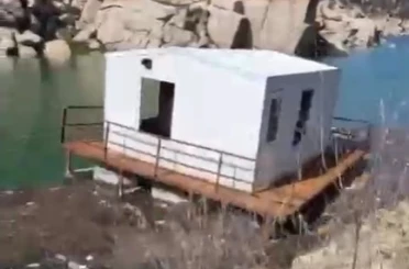 Çine Barajı’nda yüzen ev 