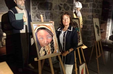 Çivi ile Telin Aşkı: Sabırla ilmek ilmek dokunan eserler sanatseverlerle buluşuyor