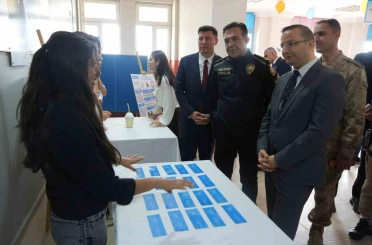 Cizre’de Bilim Fuarı yoğun ilgi gördü 