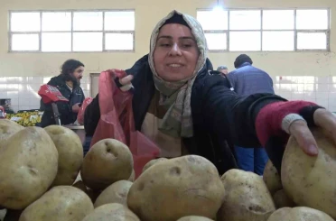 Çocuk gelişimci pazarcı: Amasya pazarının tek kadın esnafı 