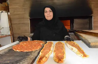 Çoçukları için yıllarca azmetti, şimdi 29 bin nüfuslu ilçede iki restoran işletiyor