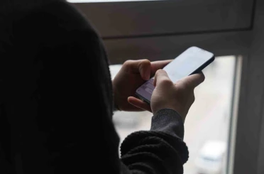 Çocukların dikkatini çalan tehlike: Kısa videolar 