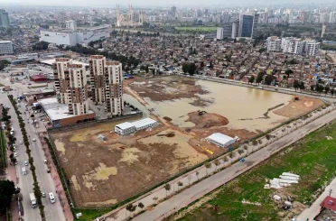 Coniler, Conolara komşu oluyor 