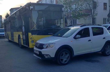 Çorum’da halk otobüsü ile otomobil çarpıştı: 4 yaralı 