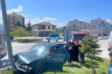 Çorum’da otomobil ile cip çarpıştı: 2 yaralı 