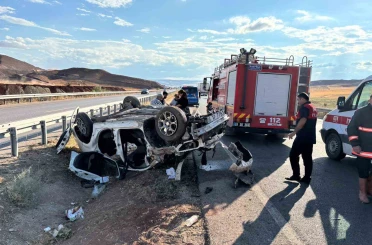 Çorum’da takla atan otomobil hurdaya döndü: 3 yaralı 