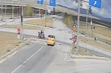 Çorum’da ticari taksi ile üç tekerlekli motosiklet çarpıştı: 1 yaralı 