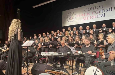 Çorum’da Türk sanat müziği ve Türk halk müziği konseri sanatseverleri mest etti 