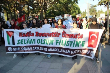 Çorum’da yüzlerce kişi Gazze için yürüdü 