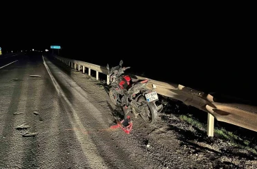 Çukura düşen motosikletin sürücüsü yaralandı 