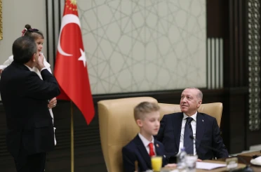 Cumhurbaşkanı Erdoğan, 23 Nisan'da koltuğunu Civan Boran'a devretti