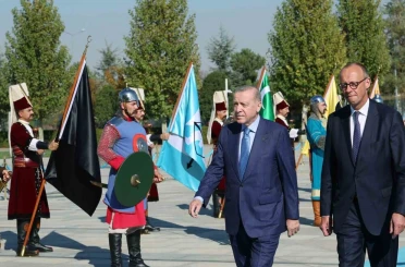 Cumhurbaşkanı Erdoğan, Almanya Başbakanı Merz’i resmi törenle karşıladı 