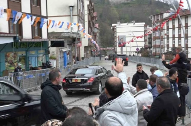 Cumhurbaşkanı Erdoğan, baba ocağı Güneysu’dan ayrıldı 