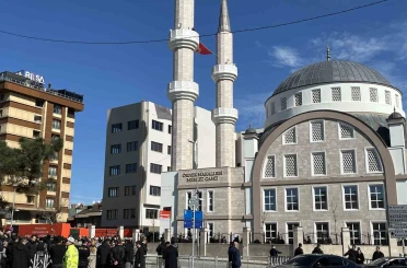 Cumhurbaşkanı Erdoğan, cuma namazını Ataşehir’de eda etti 