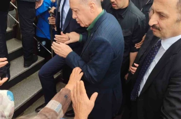 Cumhurbaşkanı Erdoğan cuma namazını Güneysu Merkez Camii’nde kıldı 