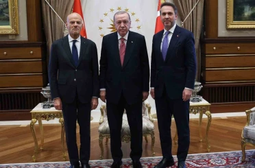 Cumhurbaşkanı Erdoğan, İtalya Milli Hidrokarbon Ajansı Başkanı Descalzi’yi kabul etti 