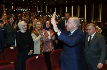 Cumhurbaşkanı Erdoğan: "Kadına el kaldıranın eli de, vicdanı da kararmıştır" 