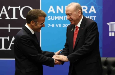 Cumhurbaşkanı Erdoğan, Macron ile görüştü 